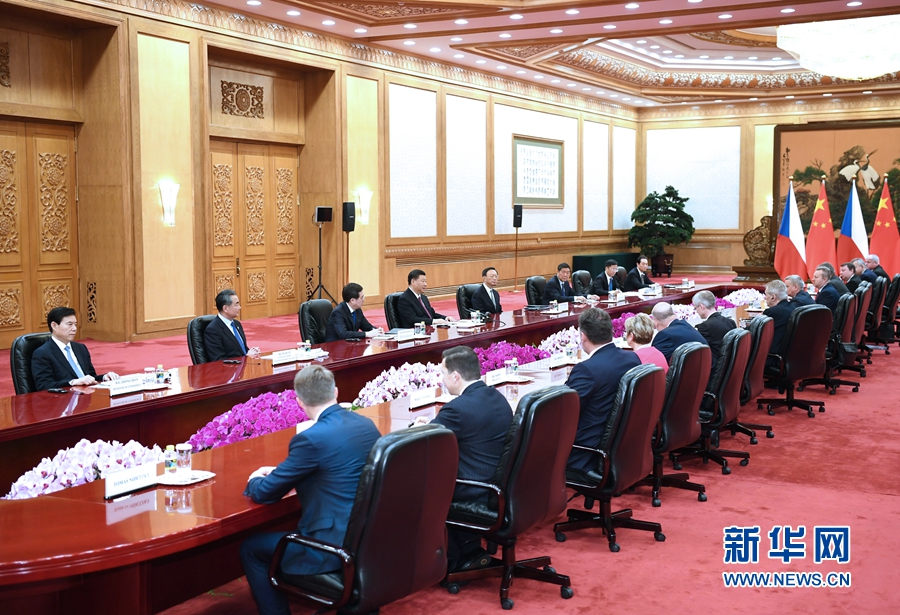 4月28日，国家主席习近平在北京人民大会堂会见捷克总统泽曼。 新华社记者 翟健岚 摄